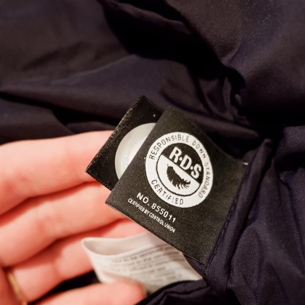 ARITZIA BLACK Super Duper Puff - Picture 10 of 15